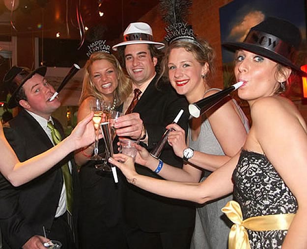 Featured image of post New Year 2021 Dress Code - Therefore, we are not requiring students to follow the traditional.