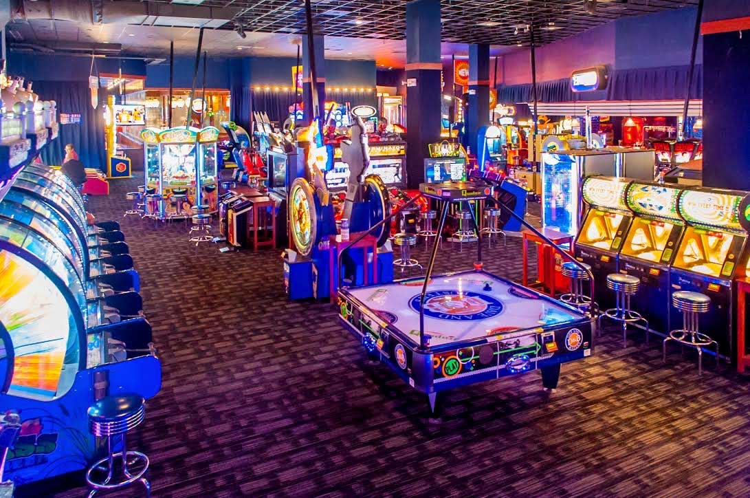 closest dave & buster's near me